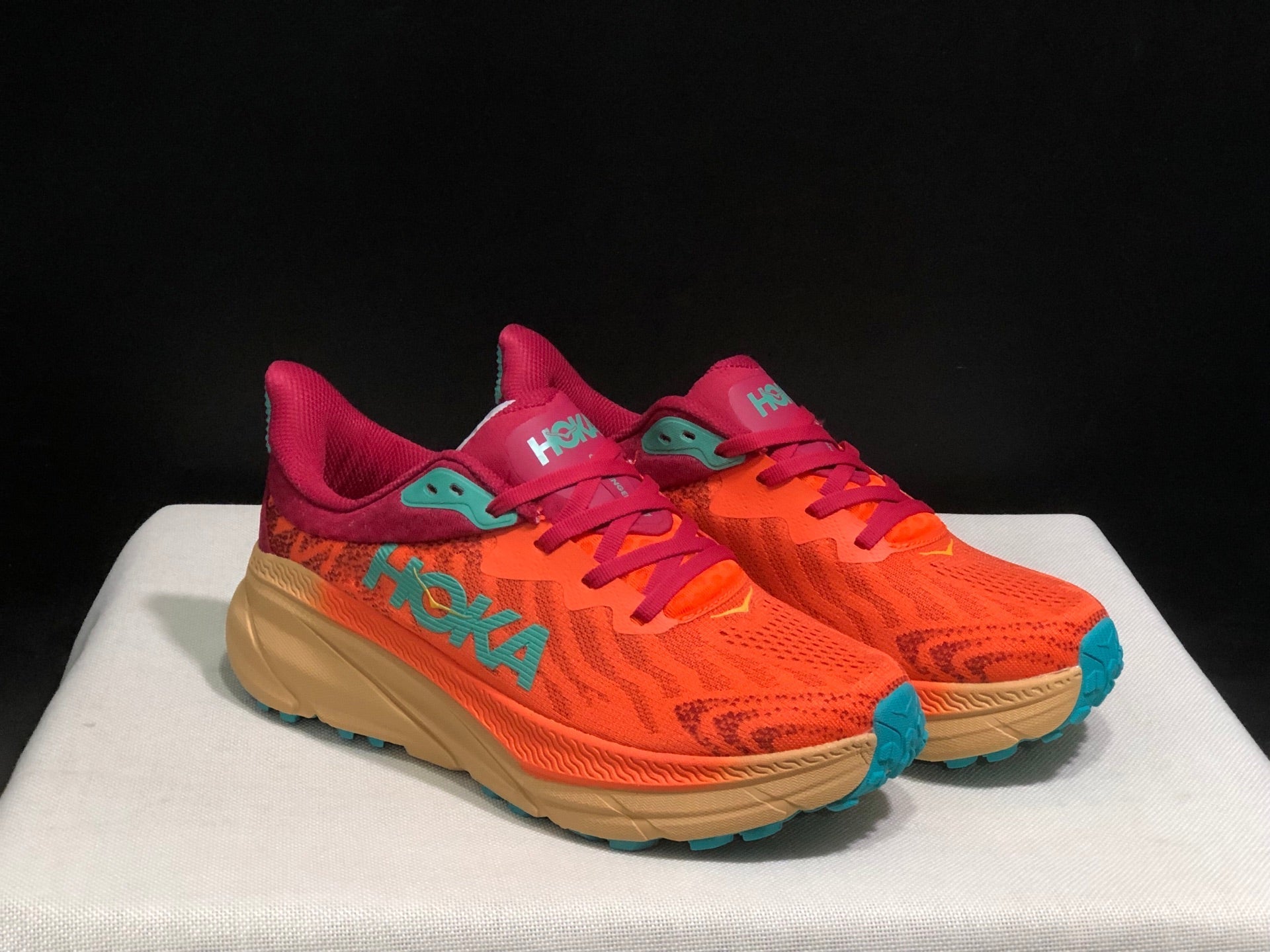 HOKA ONE ONE Challenger 7