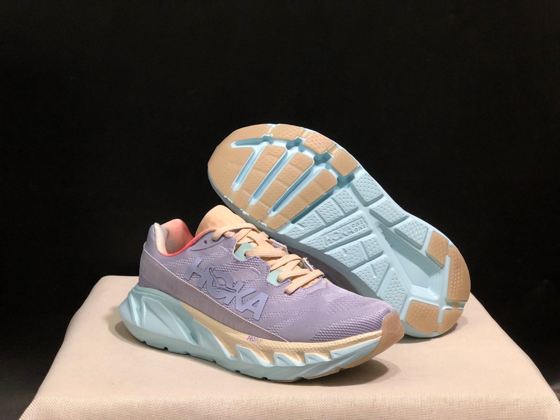 HOKA ONE ONE Elevon 2