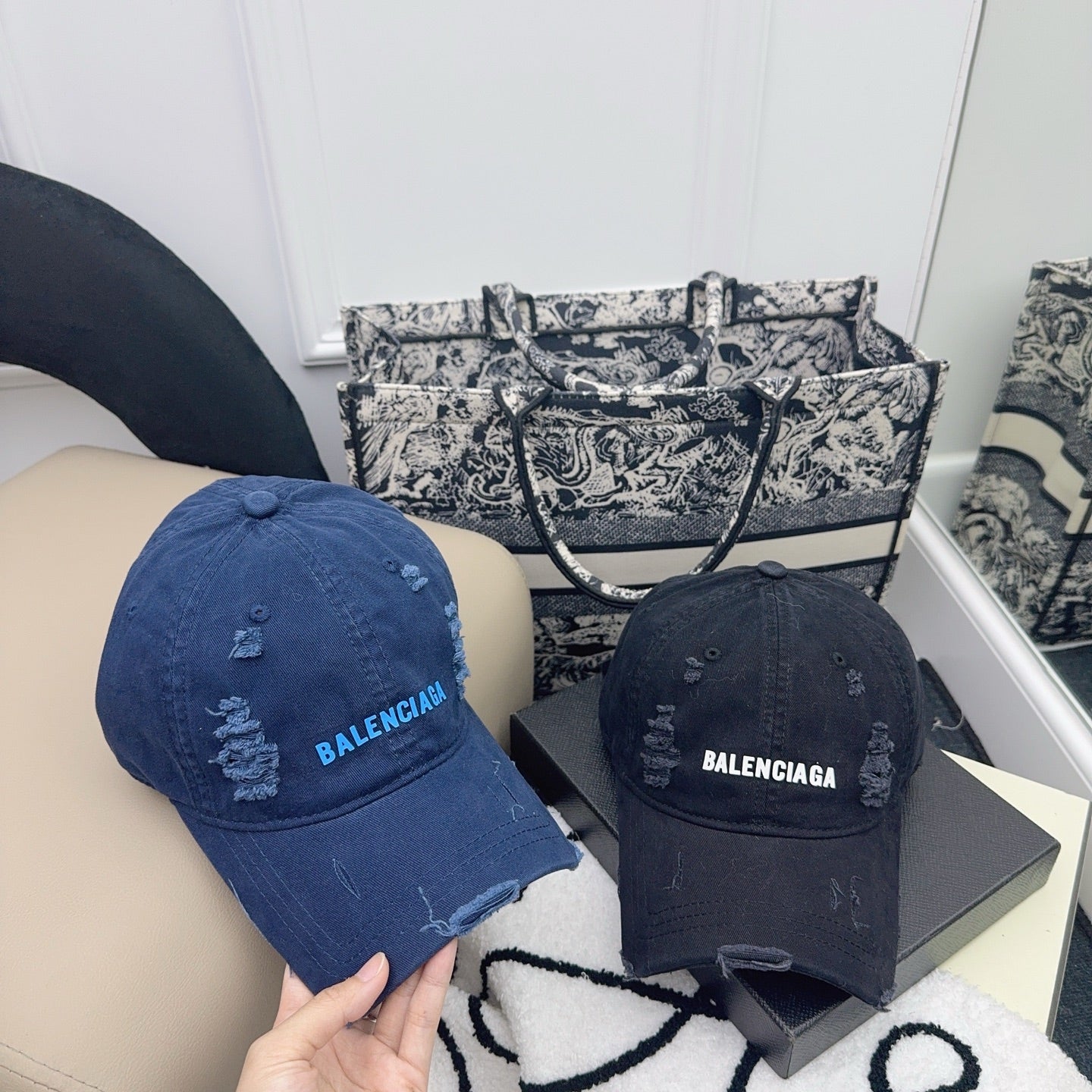 Balenciaga  Baseball Cap