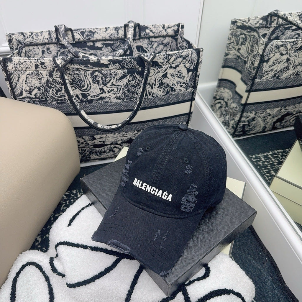 Balenciaga  Baseball Cap