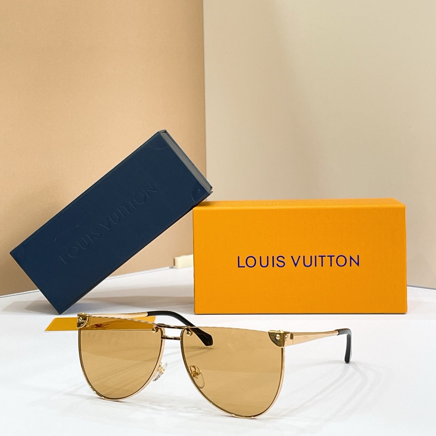 LOUIS VUITTON Sunglasses Z3208U