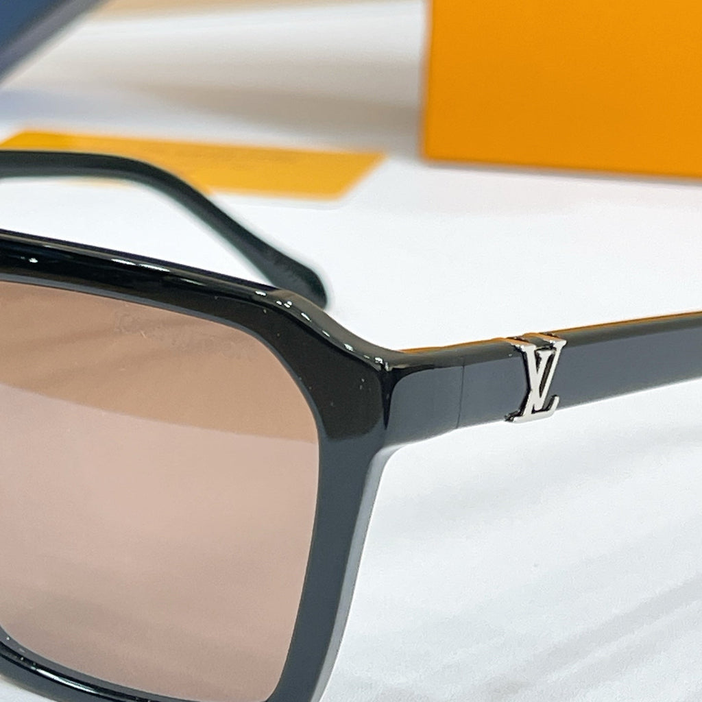 LOUIS VUITTON Sunglasses Z3095U
