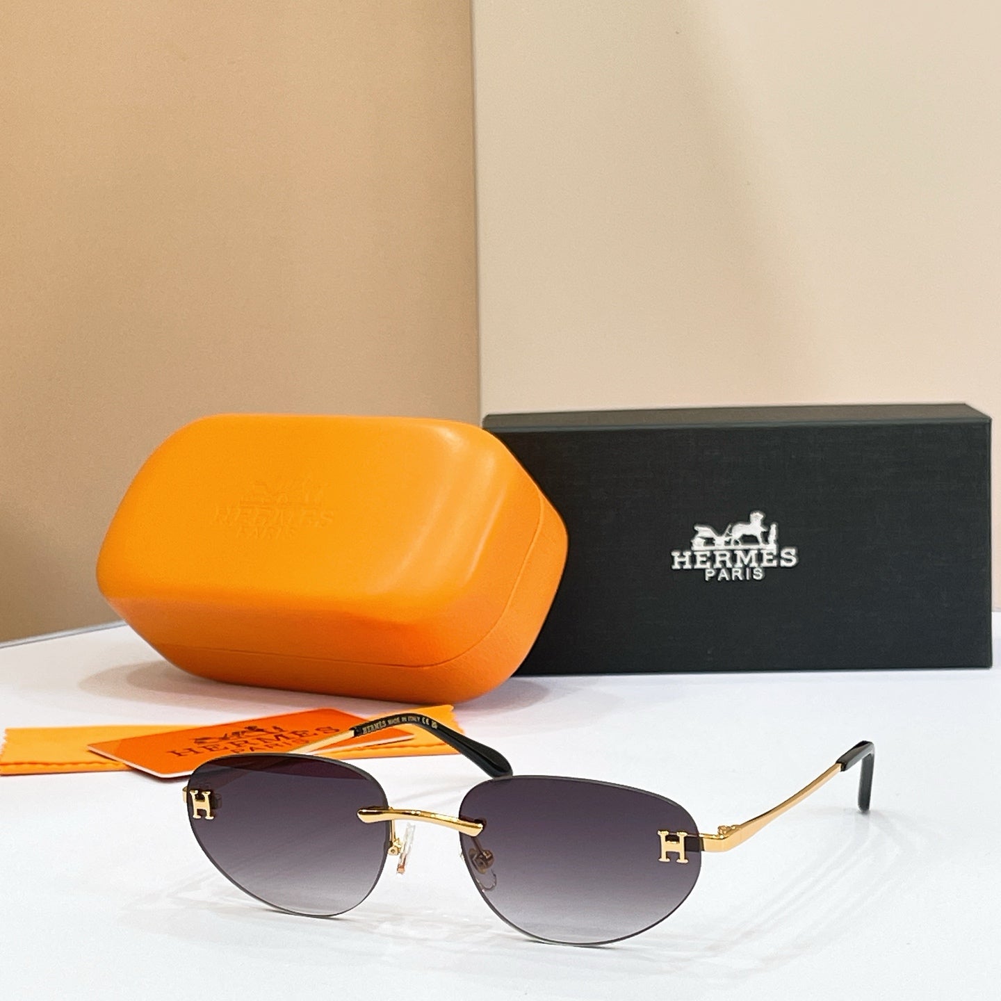 HERMÈS Sunglasses H8028